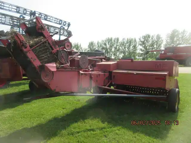 Gallery image 2 for Used Massey Ferguson 124 Square Baler - Small