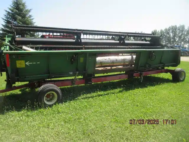 Gallery image 2 for Used John Deere 922F Header - Auger
