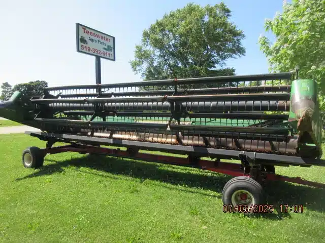 Gallery image 1 for Used John Deere 922F Header - Auger