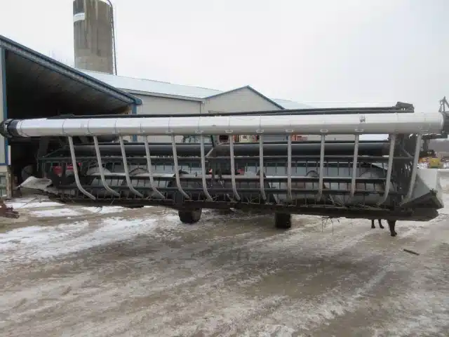 Gallery image 1 for Used Agco 635 Header - Flex