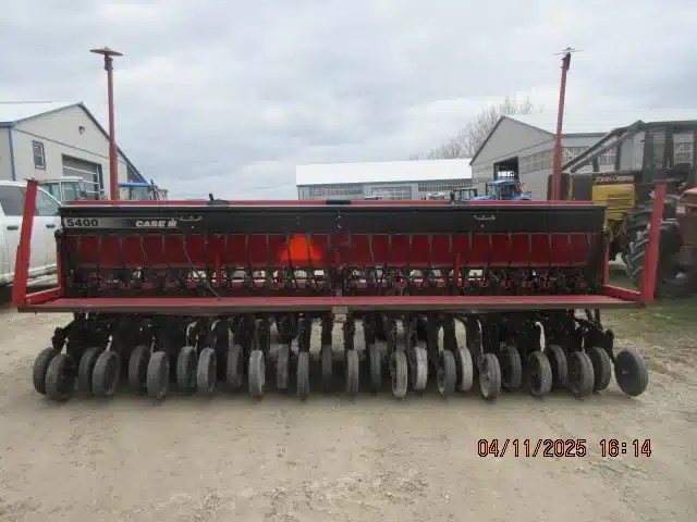 Gallery image 2 for Used Case IH 5400 Drill