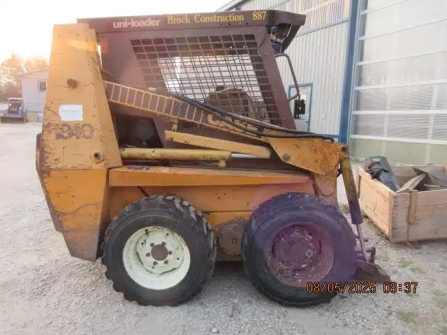 Gallery image 2 for Used 1991 Case 1840 Skid Steer