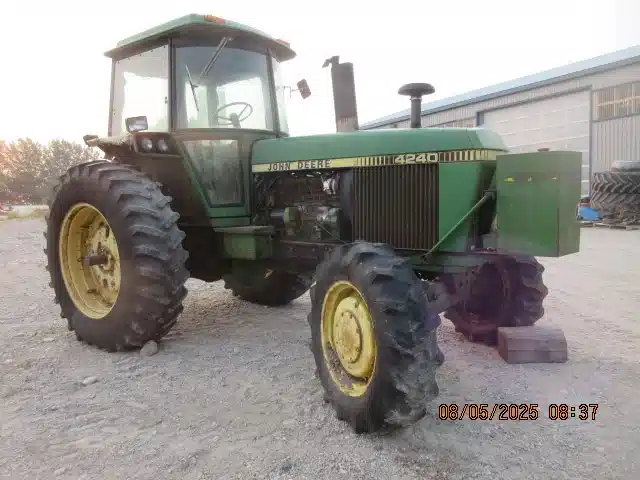 Gallery image 2 for Used 1981 John Deere 4240 Tractor