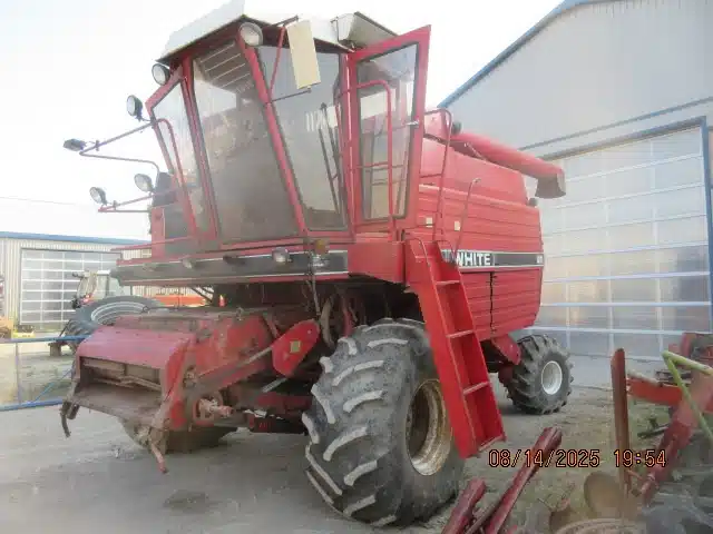 Gallery image 1 for Used 1981 White 8900 Combine