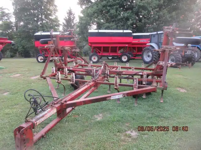Gallery image 1 for Used Wil-Rich 2500 Cultivator