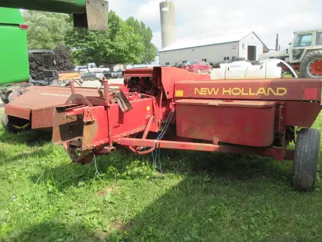 Gallery image 2 for Used New Holland 310 Square Baler - Small