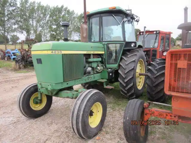 Gallery image 2 for Used 1975 John Deere 4230 Tractor