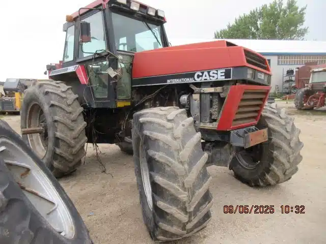 Gallery image 2 for Used 1987 Case IH 3394 Tractor