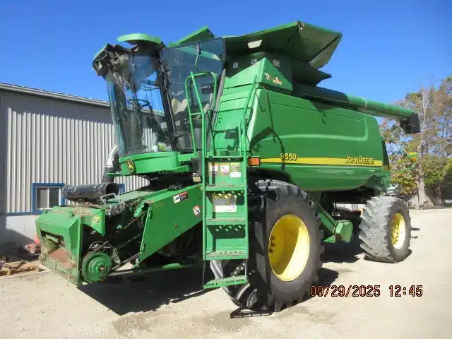 Gallery image 1 for Used 2003 John Deere 9550 Combine