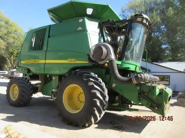 Gallery image 2 for Used 2003 John Deere 9550 Combine
