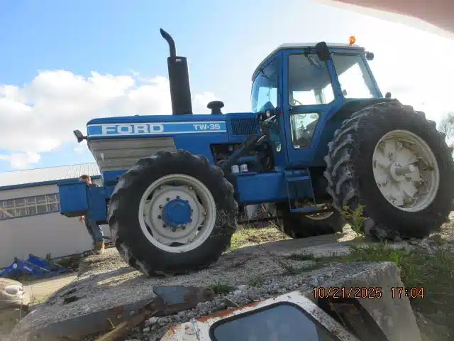 Gallery image 2 for 1984 Ford TW35 Tractor
