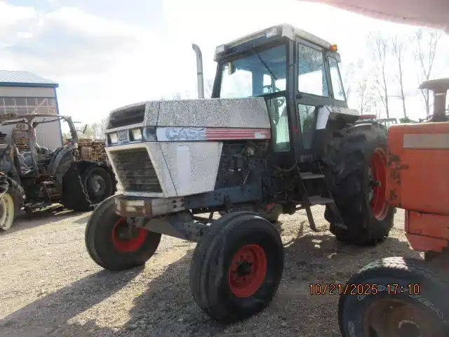 Gallery image 2 for Used 1984 Case 2096 Tractor