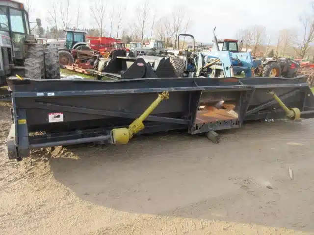 Gallery image 2 for Used Agco 636 Header - Row Crop