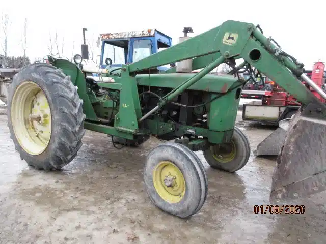 Gallery image 2 for John Deere 1830 Tractor