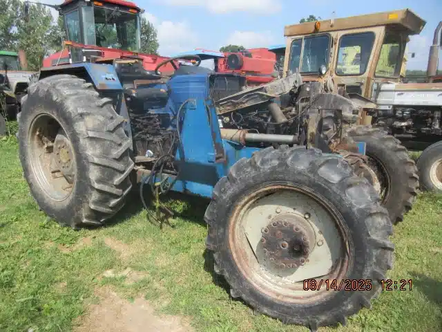 Universal 640 DTC Tractor