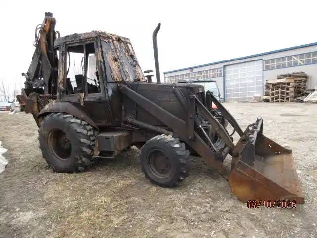 Photo de la Galerie 2 pour Case 580 SUPER K Rétrocaveuse
