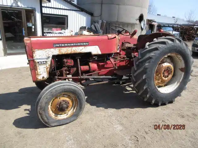 Photo de la Galerie 1 pour 1967 International Harvester 434 Tracteur