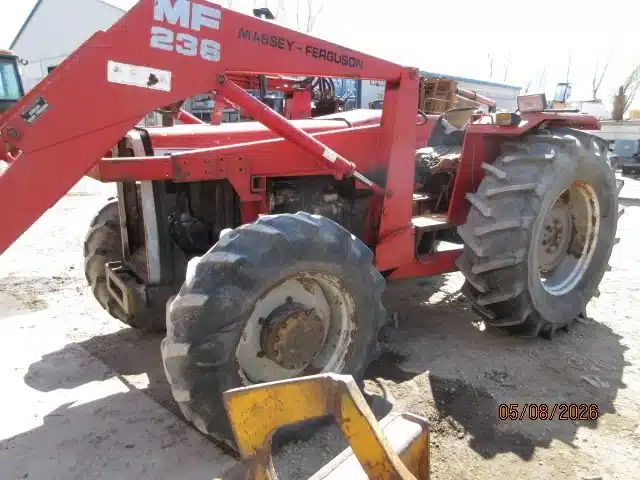 Photo de la Galerie 2 pour 1988 Massey Ferguson 294-4 Tracteur