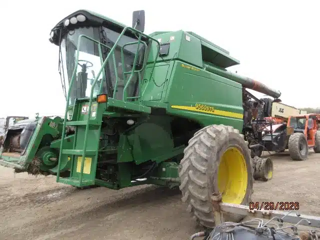 Photo de la Galerie 1 pour 2007 John Deere 9560 Batteuse