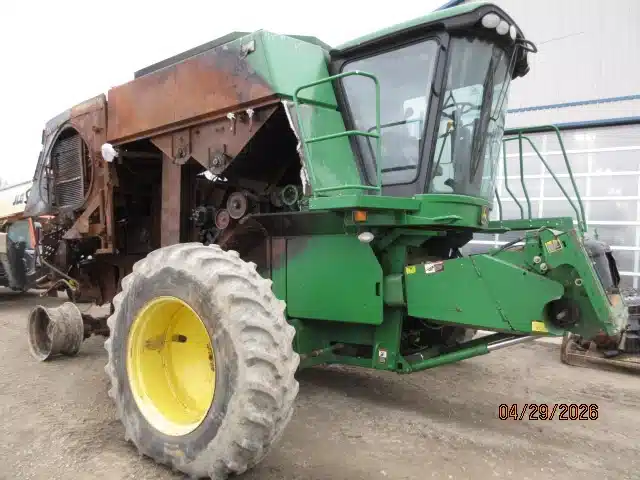 Photo de la Galerie 2 pour 2007 John Deere 9560 Batteuse