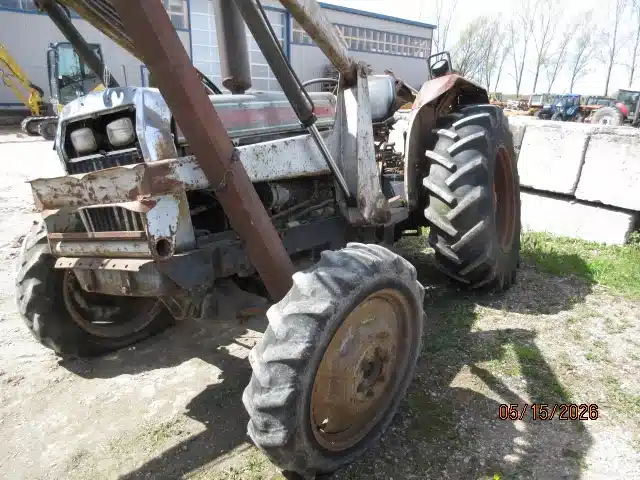 Photo de la Galerie 2 pour White 2-65 Tracteur