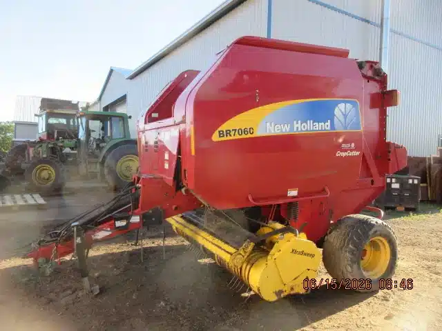 Photo de la Galerie 1 pour New Holland BR7060 Presse à Balle Ronde