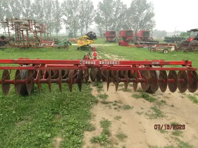 Photo de la Galerie 2 pour Massey Ferguson 520 Disque