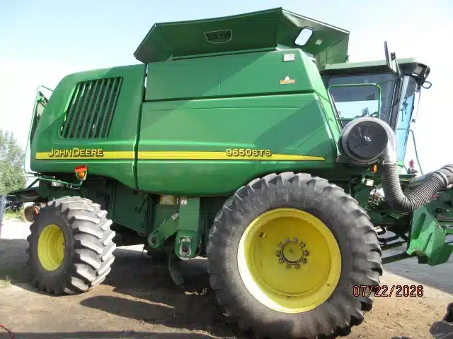 Gallery image 2 for 2003 John Deere 9650 STS Combine