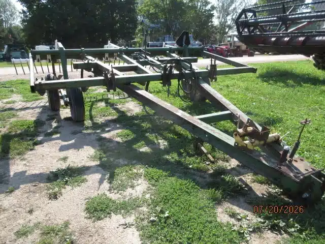 Gallery image 1 for John Deere 1610 Chisel Plow