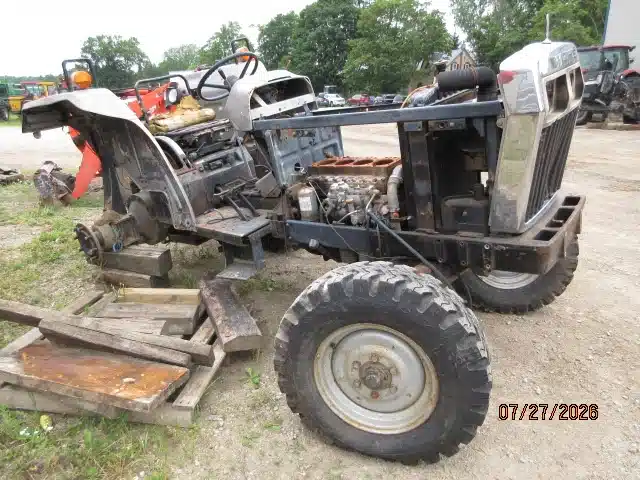 Gallery image 2 for 1981 White 2-62 Tractor