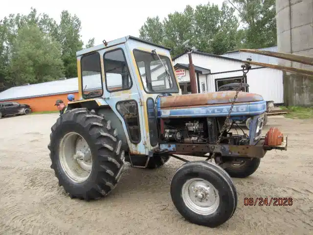 Gallery image 2 for Leyland 384 Tractor