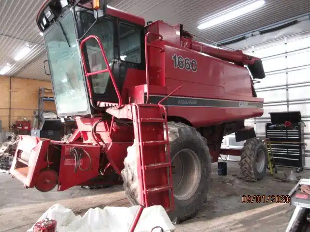Gallery image 1 for 1989 Case IH 1660 Combine
