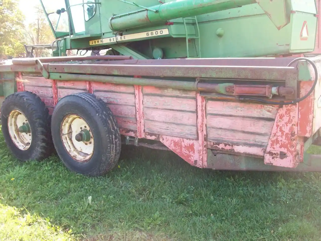 Gallery image 1 for Used New Idea 218 Manure Spreader