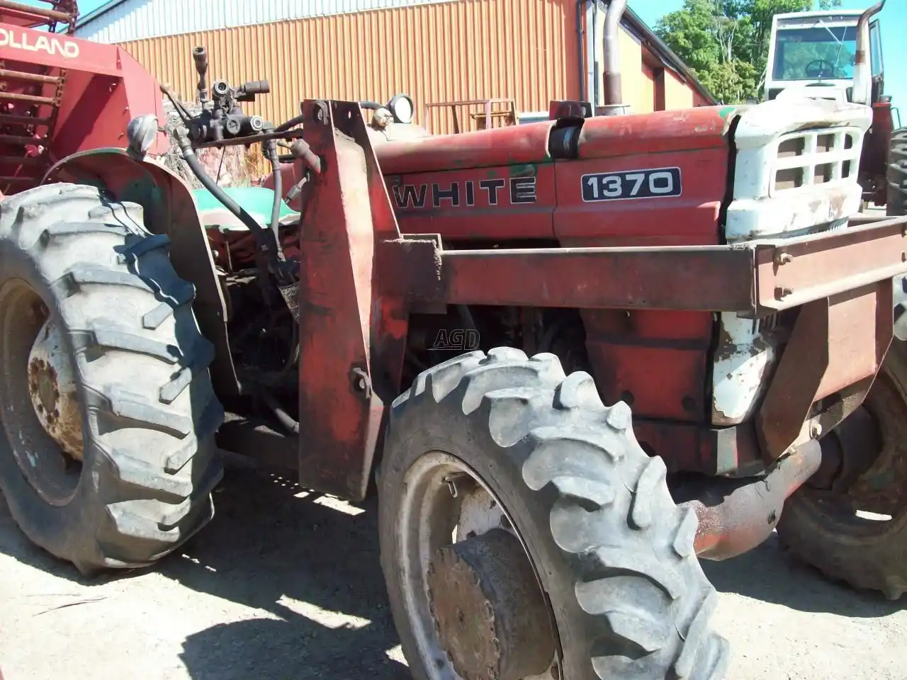 Gallery image 2 for Used 1975 White 1370 Tractor