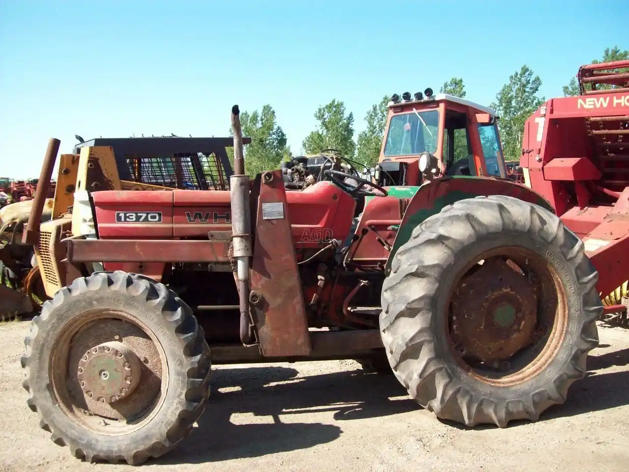 Gallery image 1 for Used 1975 White 1370 Tractor