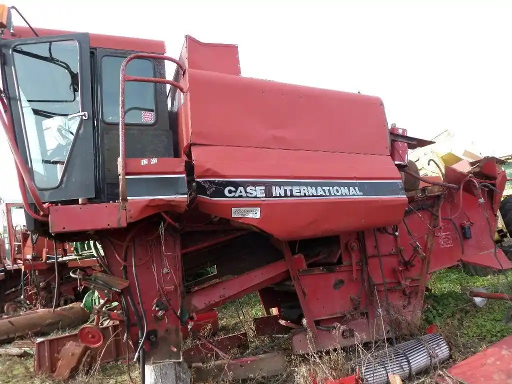 Gallery image 1 for Used Case IH 1660 Combine