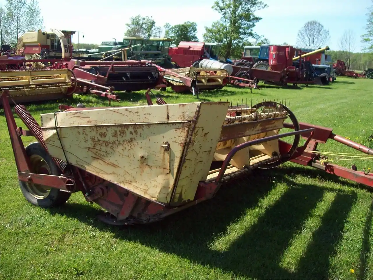 Gallery image 1 for Used New Holland 477 Mower Conditioner