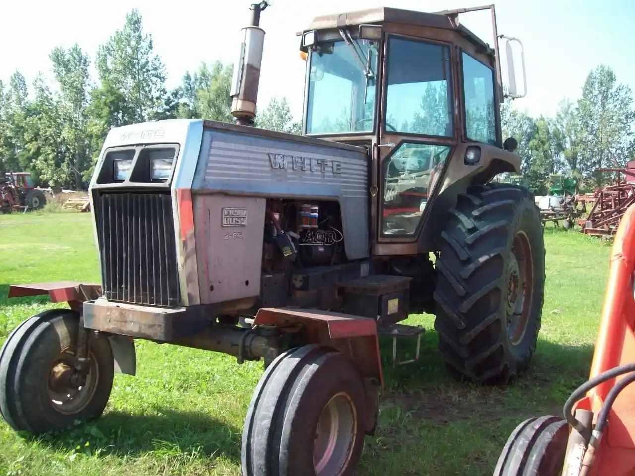 Gallery image 2 for Used White 2-85 Tractor