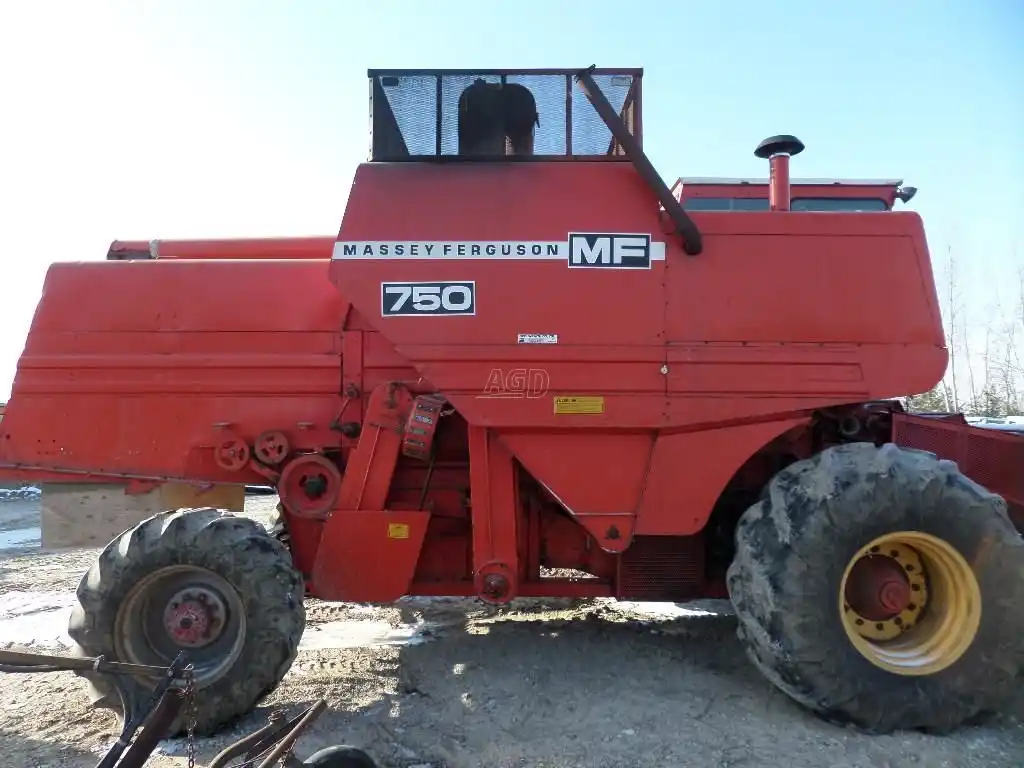 Gallery image 2 for Used Massey Ferguson 750 Combine