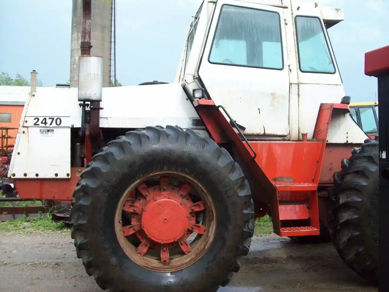 Gallery image 2 for Used 1979 Case 2470 Tractor
