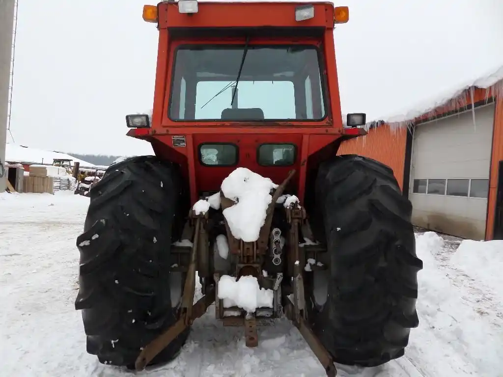 Gallery image 2 for Used 1977 Massey Ferguson 1135 Tractor