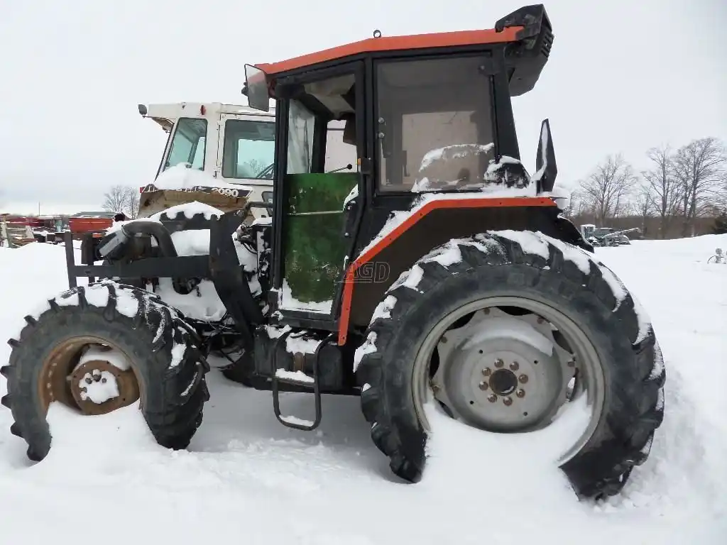 Gallery image 2 for Used 1991 Agco Allis 6680 Tractor