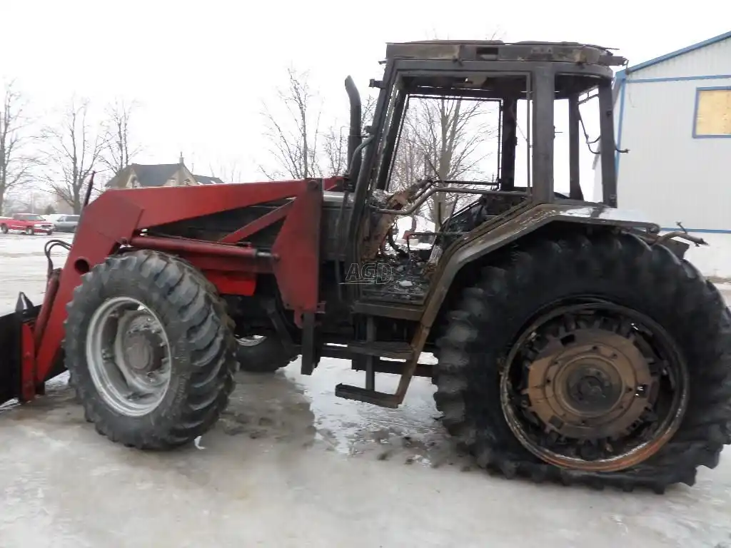 Gallery image 2 for Used 1996 Massey Ferguson 6180 Tractor