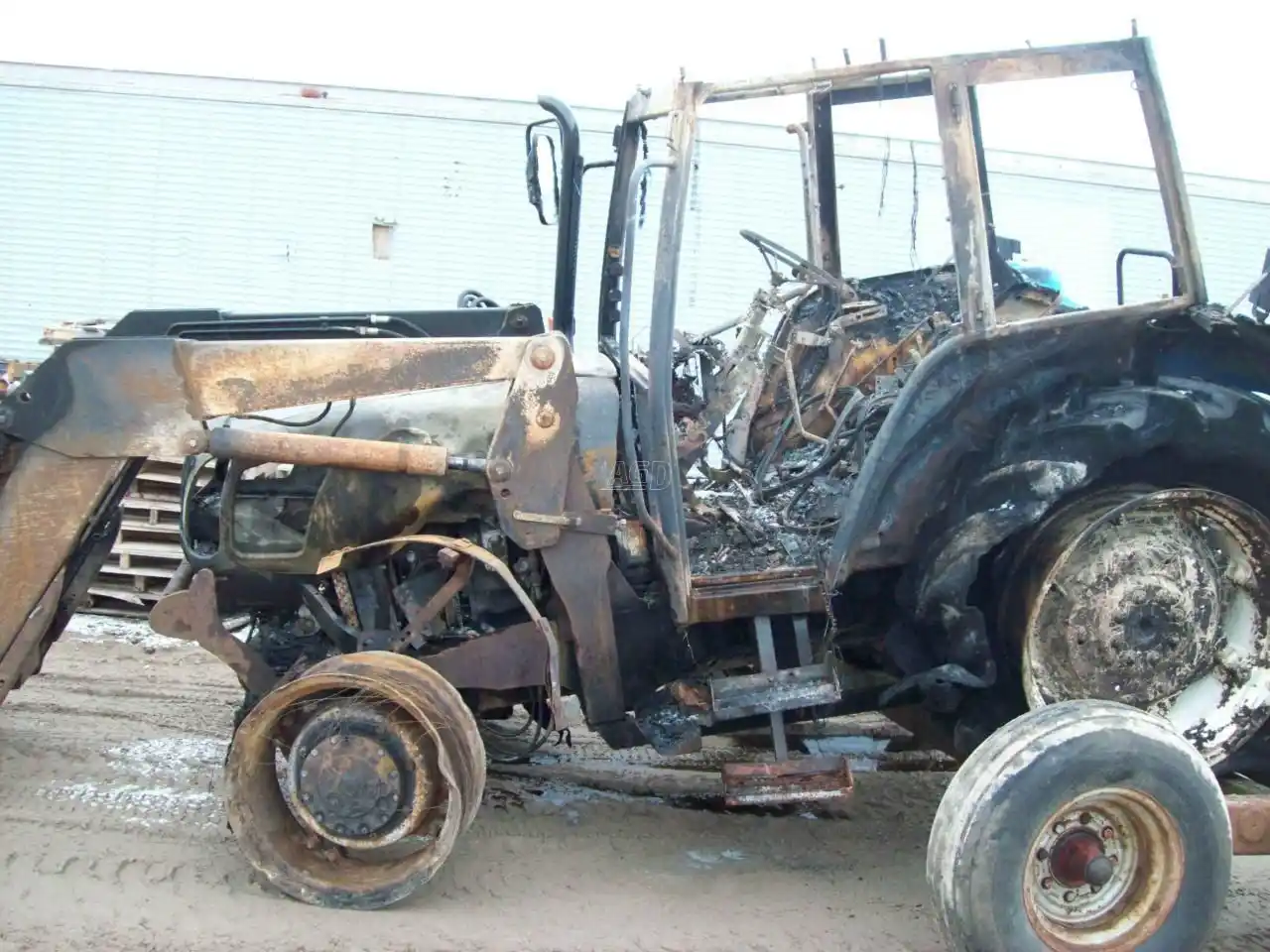 Gallery image 2 for Used New Holland TL100A Tractor