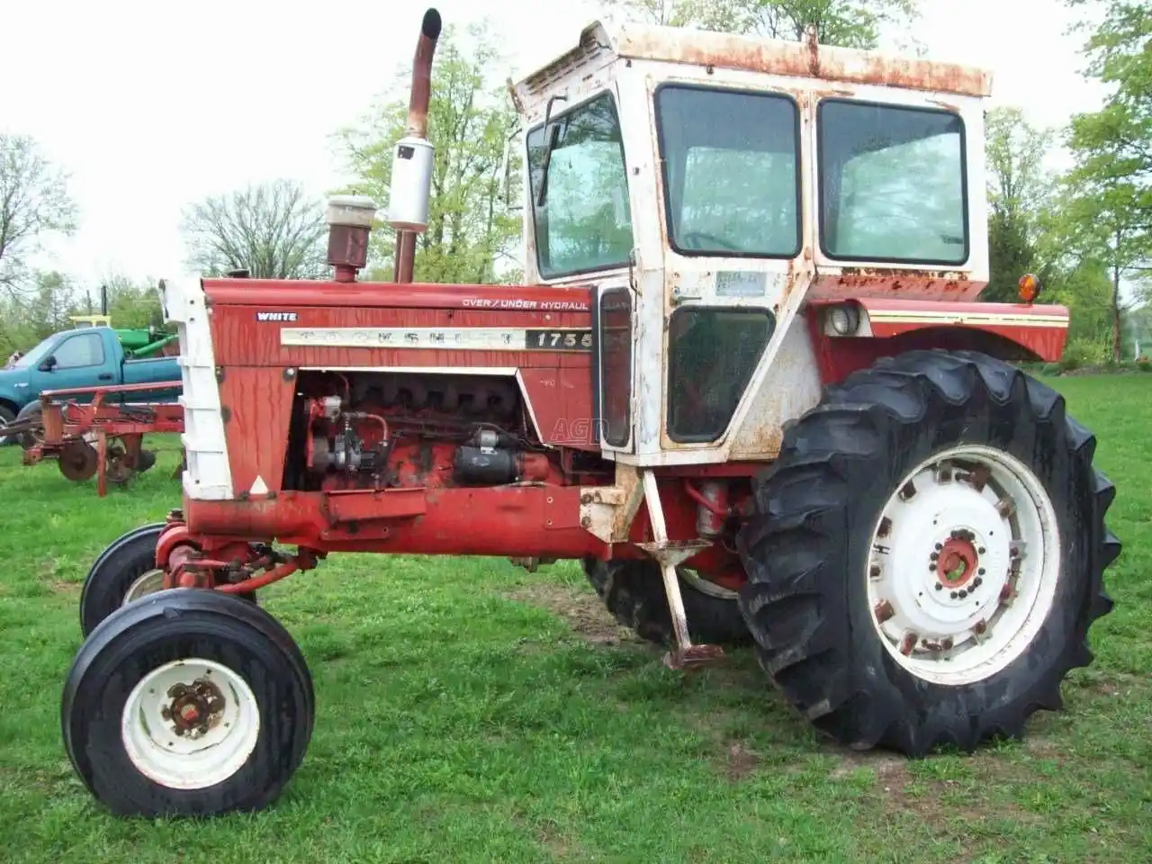 Gallery image 2 for Used Cockshutt 1755 Tractor