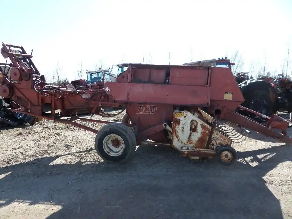 Gallery image 2 for Used 1982 Hesston 4600 Square Baler - Small