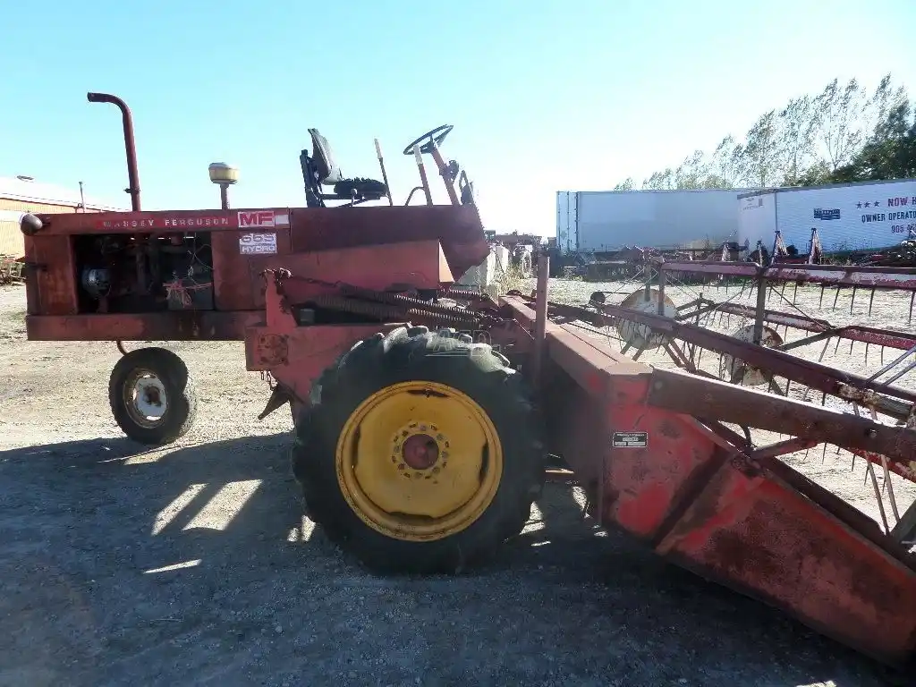 Gallery image 2 for Used Massey Ferguson 655 Windrower