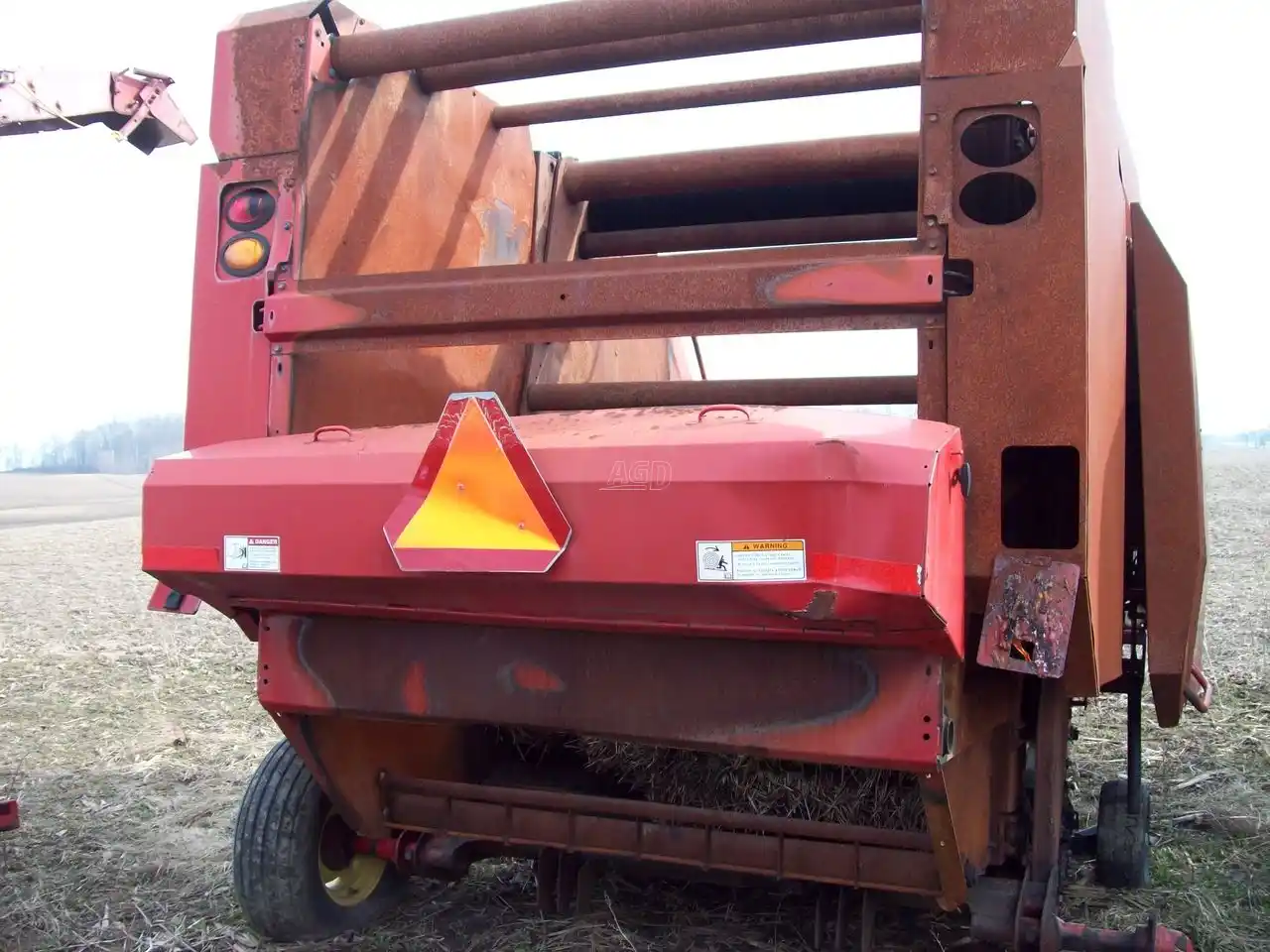 Gallery image 2 for Used Case IH RBX562 Round Baler