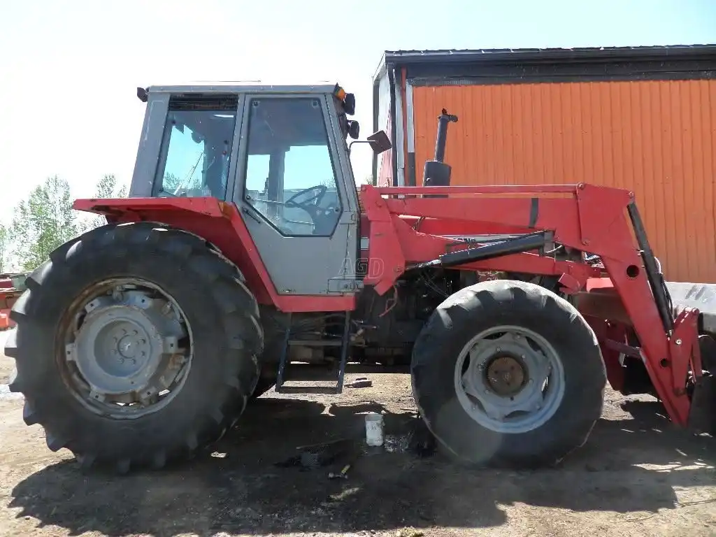 Gallery image 2 for Used Massey Ferguson 698 Tractor