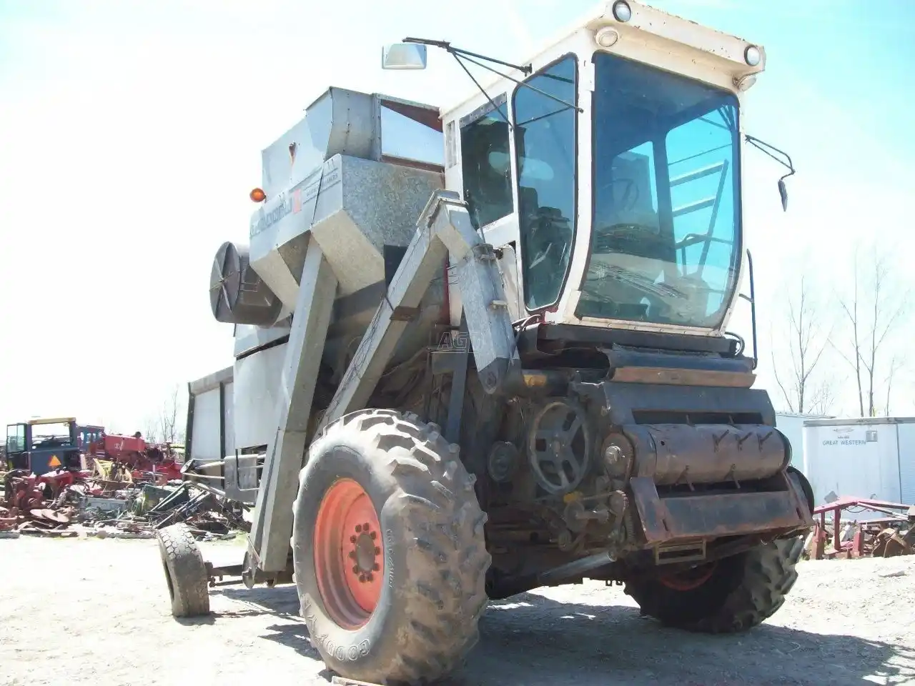 Gallery image 1 for Used Gleaner M Combine
